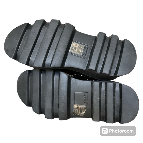 SO COOL!! 😎 Dolce Vita “Hoven Stud H2O” waterproof chelsea boot black gray 7 - Picture 5 of 5